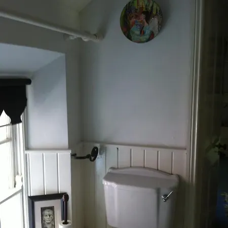 Moate House Accomodation *