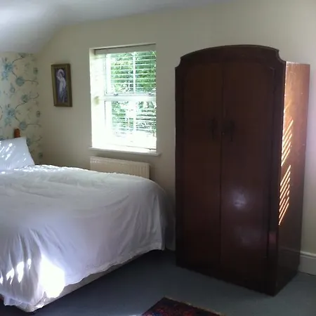 Nocleg ze śniadaniem Moate House Accomodation *